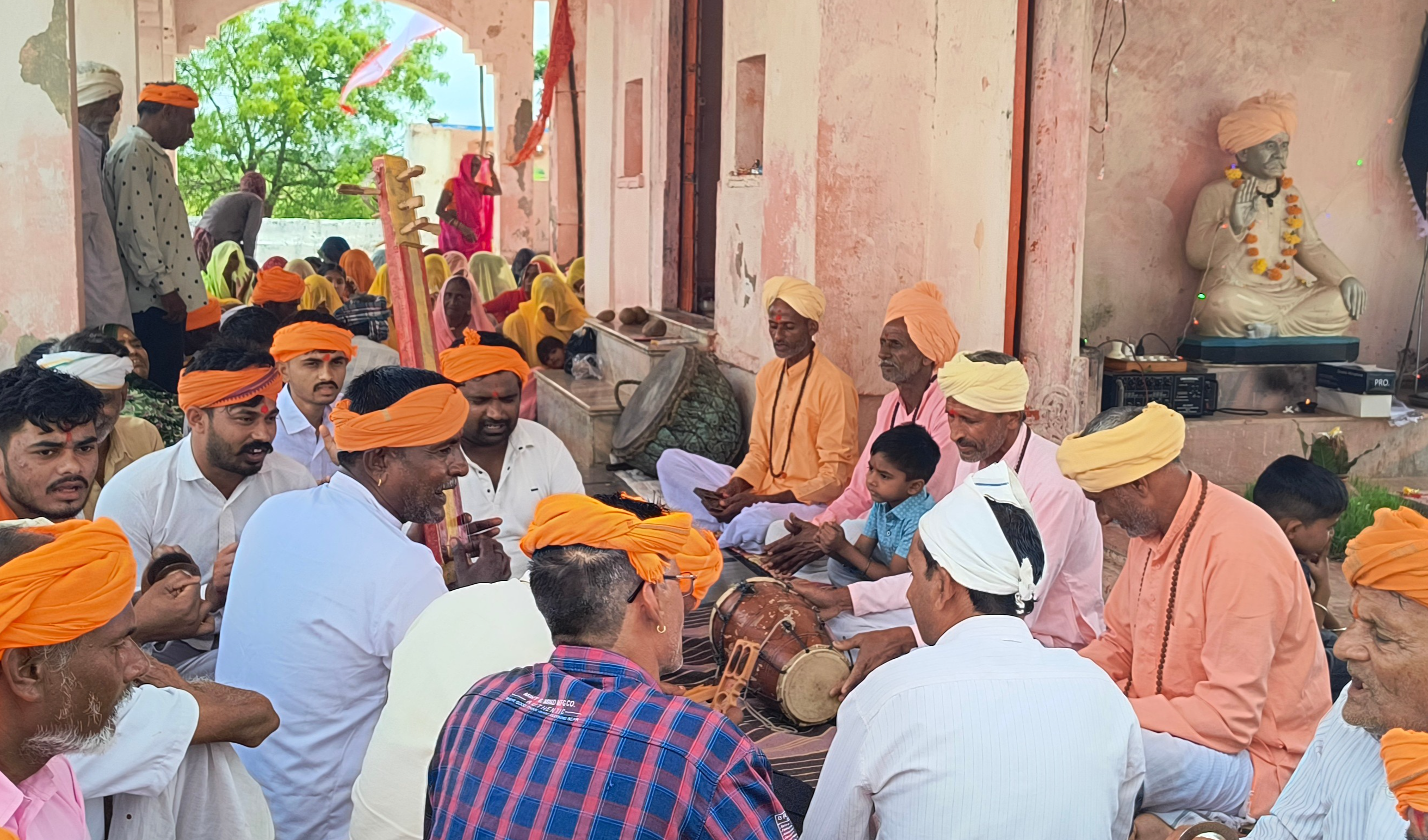 गोविंद गुरु की जन्मस्थली धूनी मगरी धाम बांसिया में वाडी विसर्जन कार्यक्रम, उमड़ा श्रद्धालुओं का सैलाब