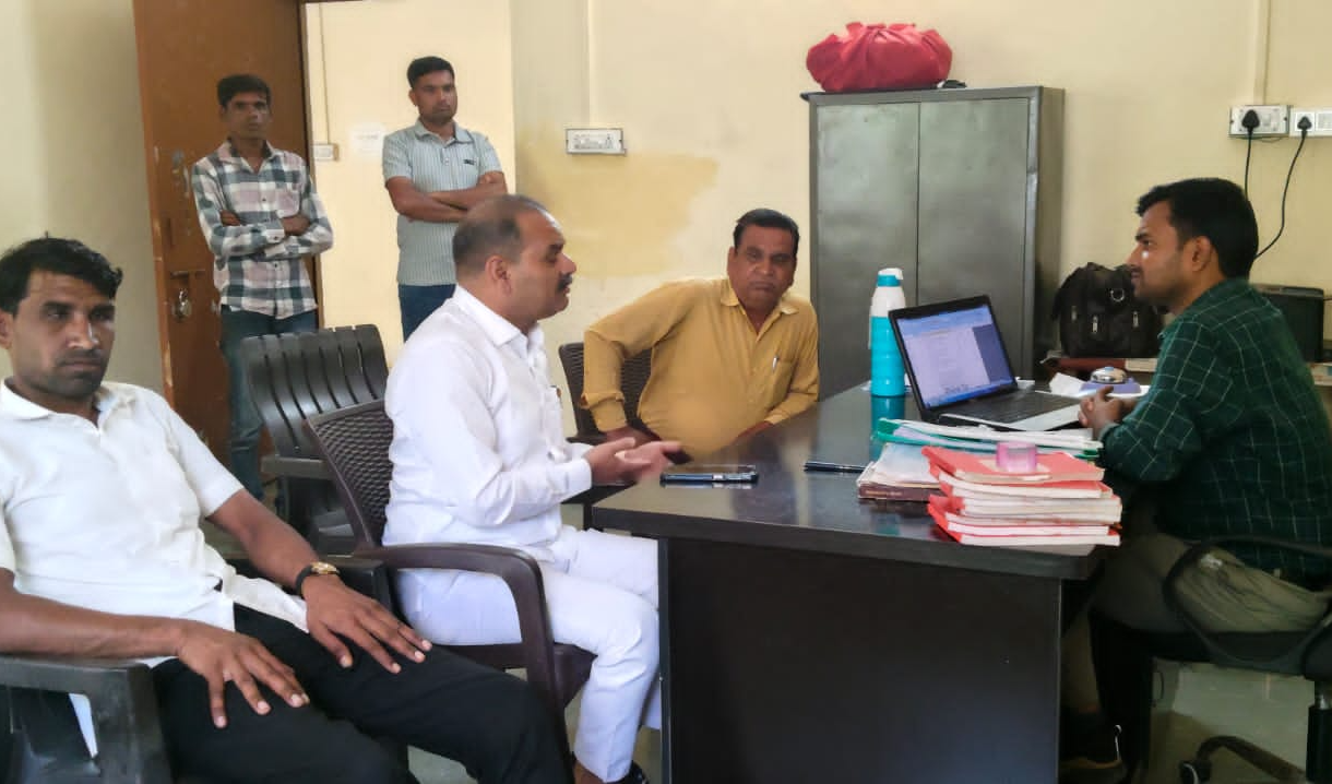 कांग्रेस नेता प्रेम सिंह मीणा ने अपनी टीम सहित समस्याओं को लेकर